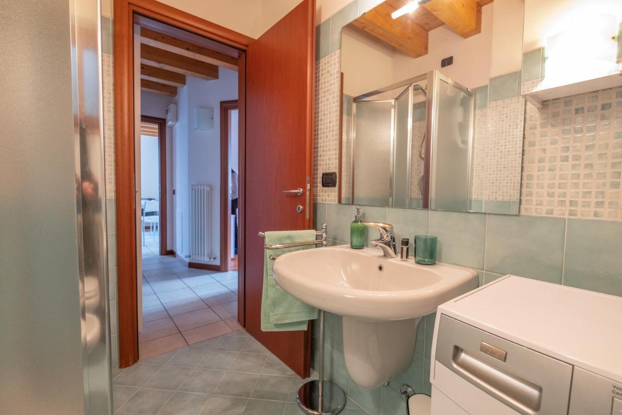 Happy Guest Apartments - Lake & Relax Riva di Solto Kültér fotó